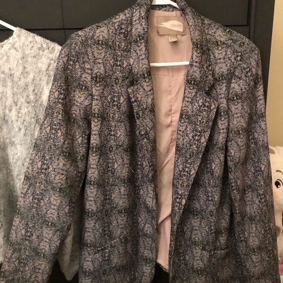 Clothes - Picture 8 of 8